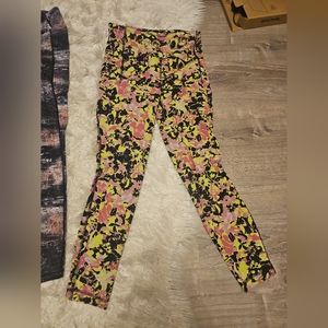 Lululemon 2 pairs leggings size 6